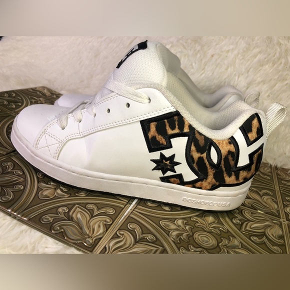DC Women's Court Graffik Sneakers - White size 5 - Picture 11 of 16